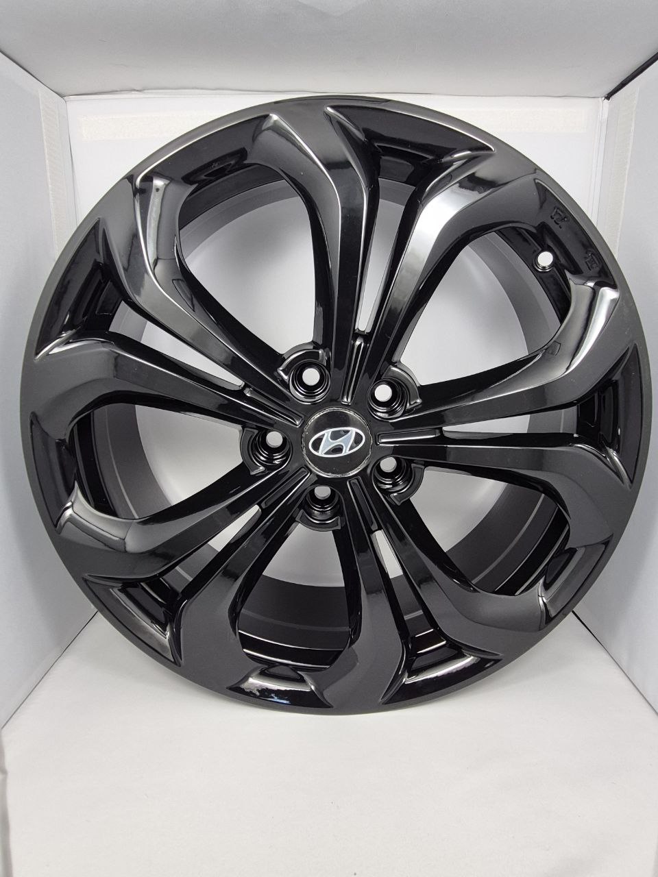 Колесный диск REPLAY HND255 7,5х19/5x114,3 D67,1 ET49,5 BK